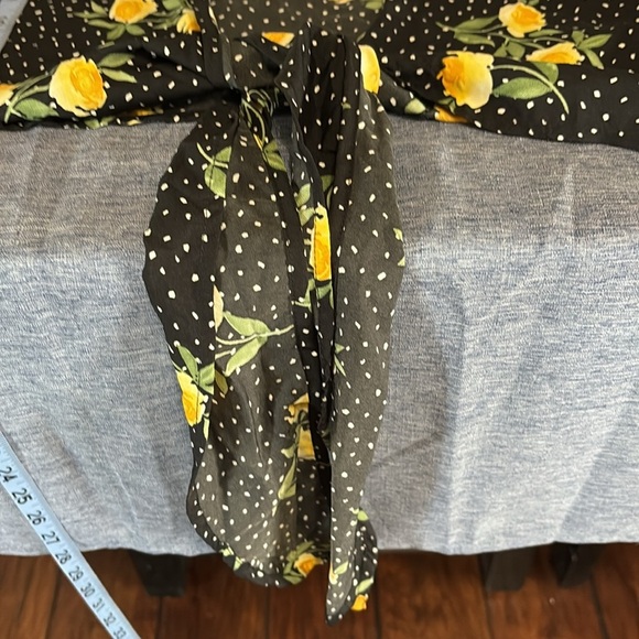 Boohoo Women’s Size 14 Yellow Floral Shrug - Picture 6 of 7